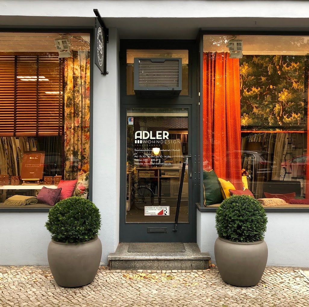 Schaufenster des Ateliers von ADLER Wohndesign in Berlin-Charlottenburg